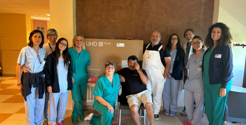 foto di gruppo durante la donazione