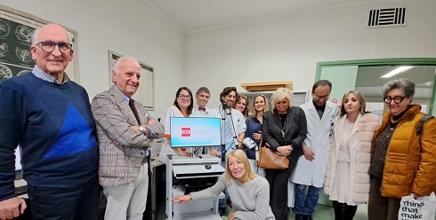 la donazione dell'elettromiografo