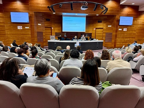 sala durante l'iniziativa