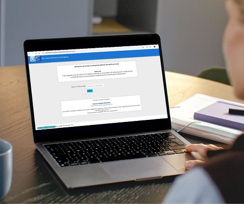 pagina del pc aperta sull'applicativo referto@mail