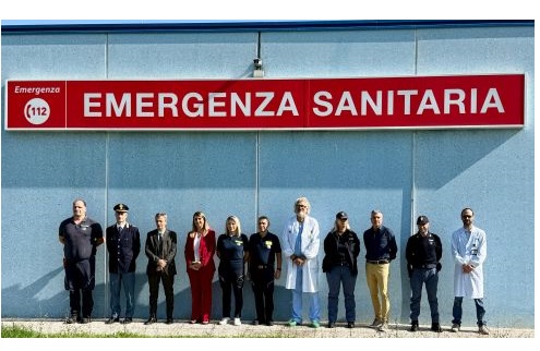 Questore arezzo Dott.Tatarelli e operatori sanitari 118